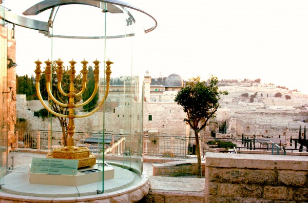 A reconstruction of the golden Menorah, made by the Temple Mount Institute Golden Menorah-Temple Mount Institute