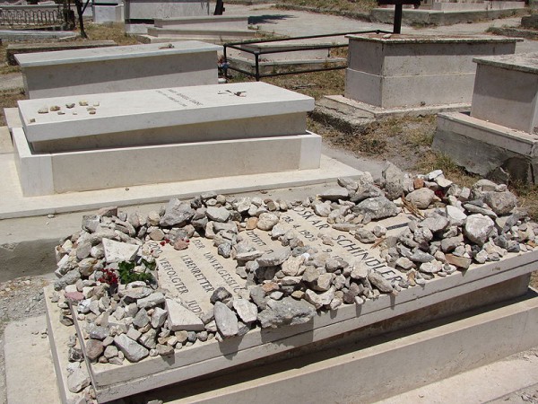 Oskar Schindler's grave Oskar Schindler-grave