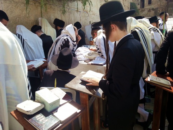 Sukkot Western Wall Sukkot-Western Wall praying davening