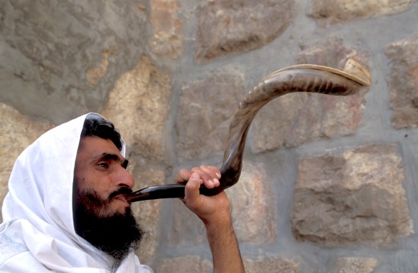 Sounding the Shofar Shofar-sounding