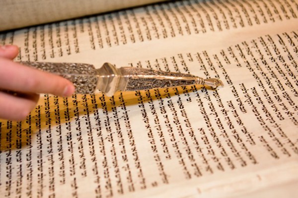 Torah reading with a pointer torah-pointer-yad
