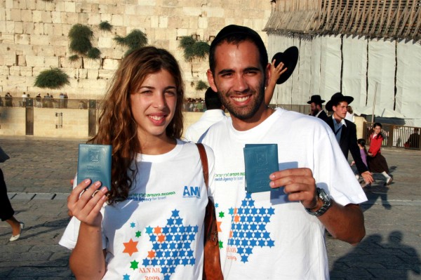 French New Immigrants Become Israeli Citizens at the Western Wall French New Immigrants-Israeli Citizens-Western Wall