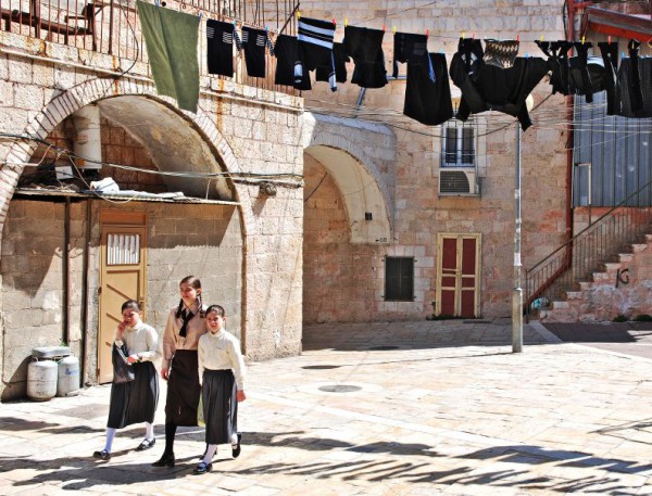 Young girls walking in Mea Shearim, Jerusalem Mea-Shearim-Jerusalem-young-girls