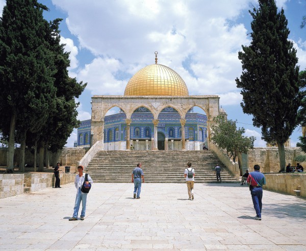 Although the Dome of the Rock is situated on the Temple Mount in the very spot that the ancient Holy of Holies was once located, the Bible indicates that a Jewish Temple will be on the Temple Mount and connects it to the coming of the Messiah. (Photo credit: Go Israel) Temple Mount Dome of the Rock Jerusalem
