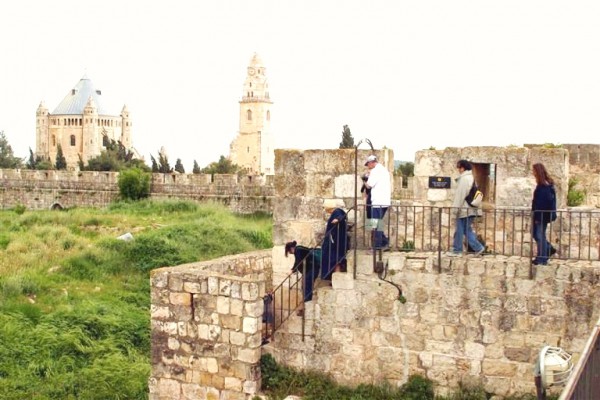 Tourists visit the Ramparts Walk Jerusalem Tourists Ramparts Walk walls