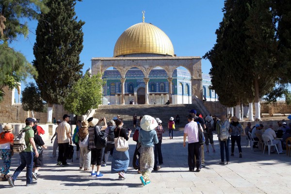 Temple Mount Tourists and Pilgrims Temple Mount-Jerusalem-tourism-pilgrims
