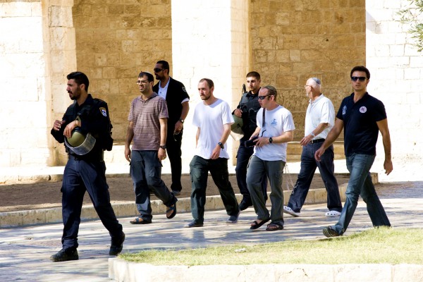 Temple Mount police protect Jewish visitors to the Temple Mount Jewish Temple Mount Police Escort Security