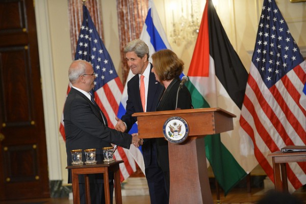 Tzipy Livni and John Kerry shake hands with Saeb Erekat Tzipy Livni John Kerry Saeb Erekat