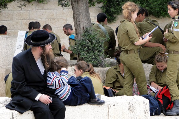 father-child-soldier-Western-Wall Jerusalem, Israel, soldiers, family, fatherhood