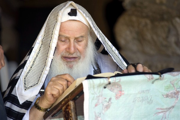prayer-kotel-tallit-tefillin Jewish prayer-tallit