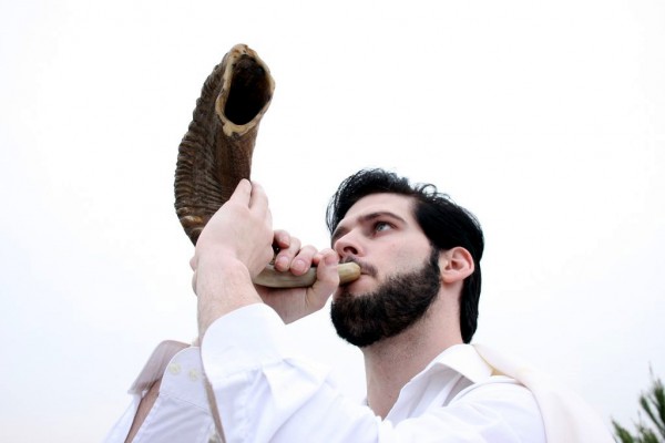 Blowing the Shofar Blowing the Shofar