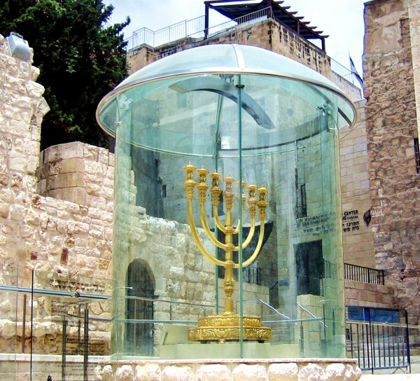 Menorah-for-the-Third-Temple-in-Jerusalem golden-Temple-Menorah-Old-City-Temple-Institute