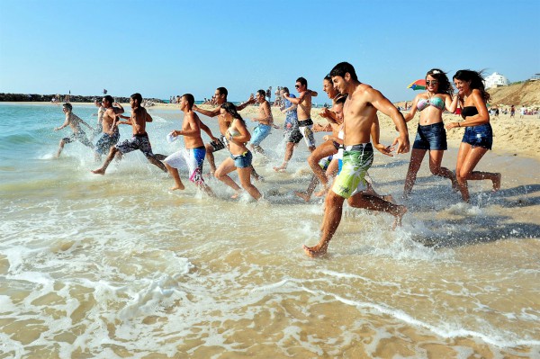Israelis flock to the beach on Shavuot Israelis beach Ashkelon
