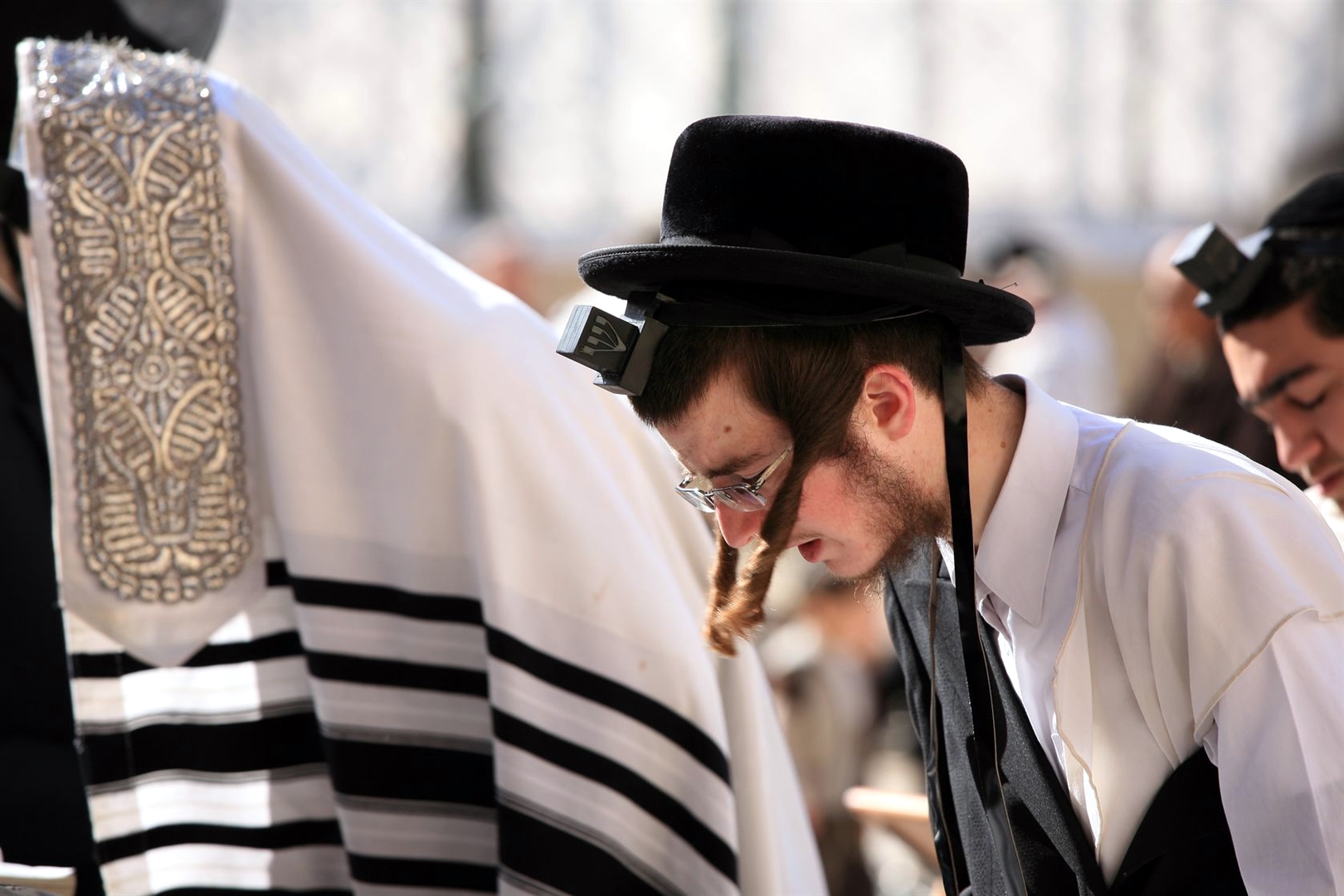 the hebrew prophet jonah rebellion and the light of the sukkot light ceremony