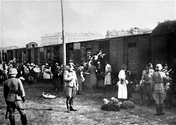 Umschlagplatz_loading Holocaust-Warsaw-Nazis
