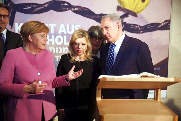 Prime-Minister-Benjamin-Netanyahu-and-Mrs-Sara-Netanyahu-visit-the-Yad-Vashem-exhibit-at-the-Historical-Museum-in-Berlin Holocaust, Germany, Merkel, Netanyahu