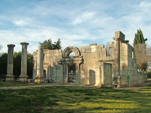 The remains of a 3rd-century synagogue of Kfar Bir'am is still visible. The famous Rabbi Phinehas ben Jair from the 2nd century is said to be buried in this village as well.